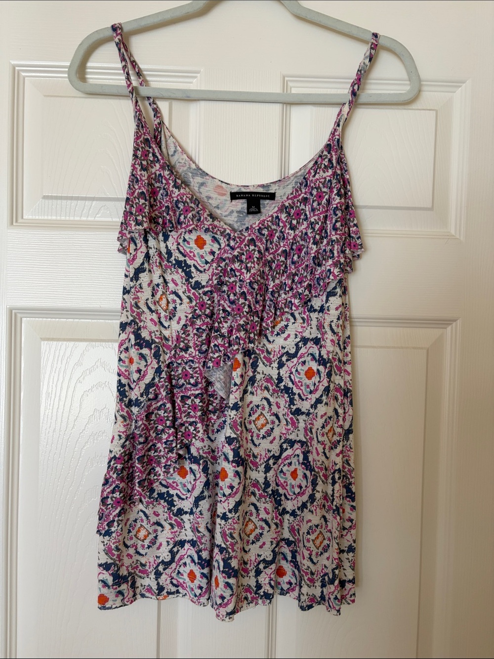 Banana Republic Floral Ruffle Cami in Pink, Navy & Orange. Size M